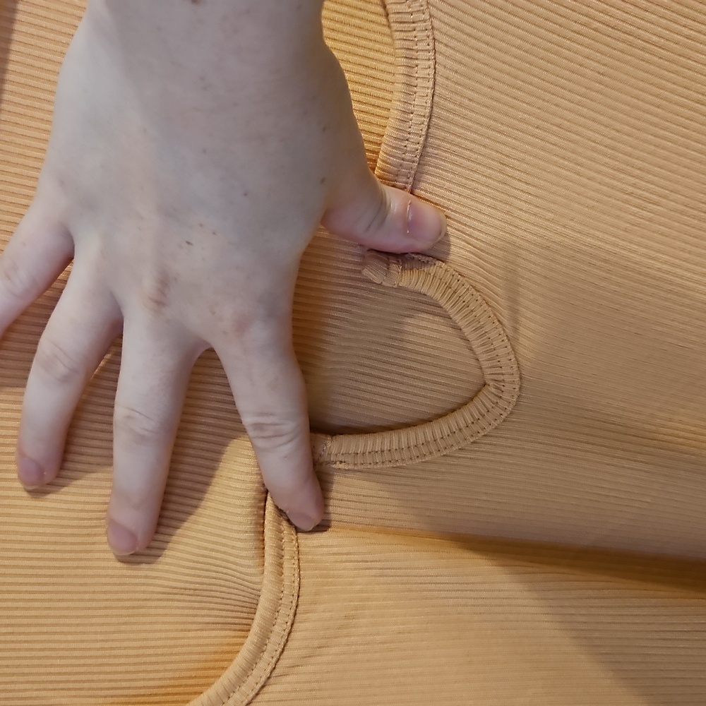 Real Essentials Peach V Neck Ribbed Top. In EUC - Picture 4 of 4